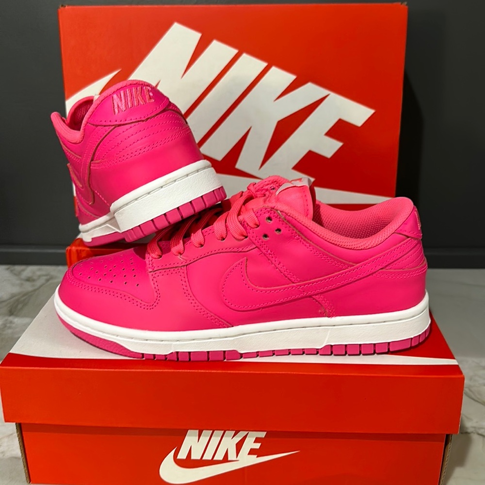 Dunk Low Hot Pink wmns size 7&8